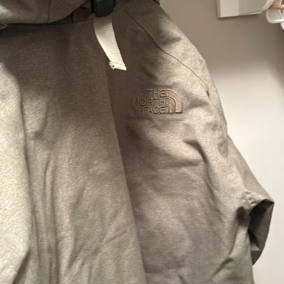 The North Face Tan Puffer Jacket - Picture 4 of 9